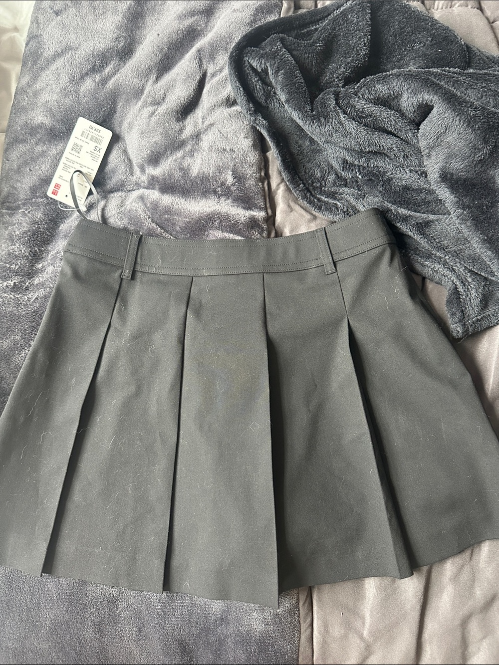Uniqlo Black Pleated Mini Skort